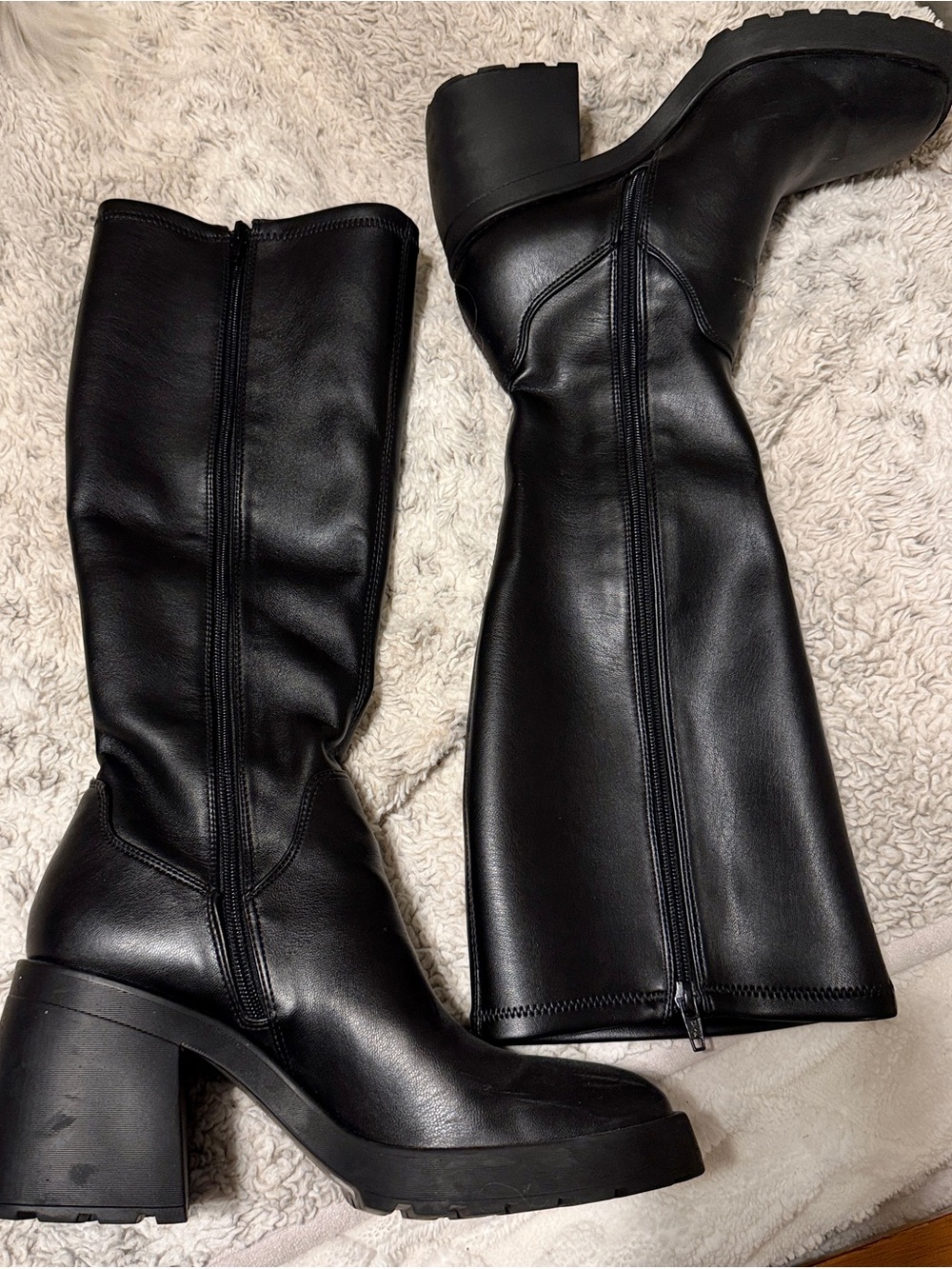 Gianni Bini Black Chunky-Heel Mid-Calf Boots